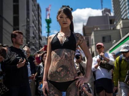 Quelle donne dai corpi tatuati che sfidavano religione e leggi