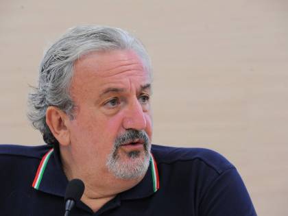 Emiliano ora scimmiotta Bertolaso. Ma dimentica medici e infermieri