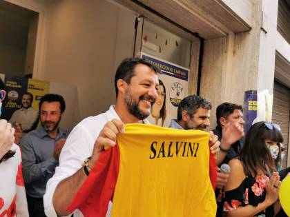 Mastella multa Salvini: "Non ha la mascherina. E ora paghi 600 euro"