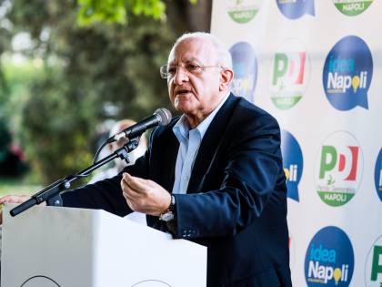 Lo sceriffo tutto chiacchiere e distintivo dal "lanciafiamme" a "noi qui siamo tranquilli"