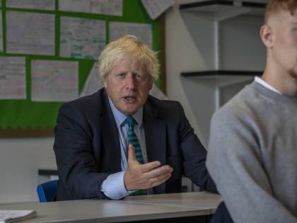Ora Londra non esclude un nuovo lockdown. E pensa ad alzare le tasse per pagare gli aiuti