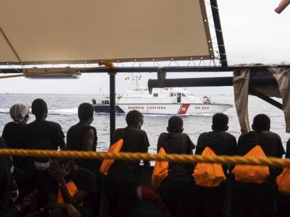 25 migranti positivi al Covid: esplode la rabbia ad Amantea