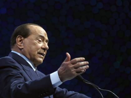 Telefonata a sopresa del Cav: "Battere un governo incapace"