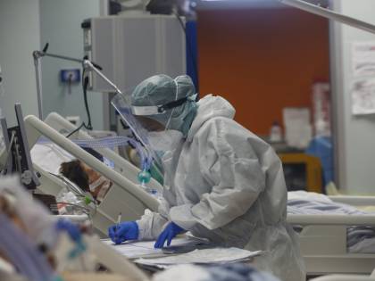 Quanto resistono gli anticorpi? Le ultime scoperte sul Covid
