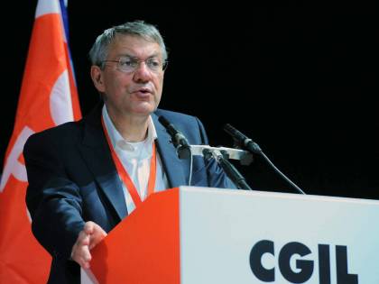 Dal reddito ai clandestini: la Cgil sul lavoro ha le sue colpe