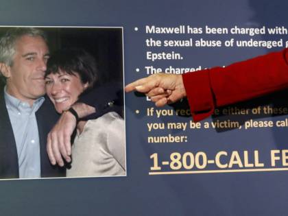 Donna afferma: "Epstein e la Maxwell abusarono di me nel cottage nel bosco"