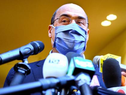 Saviano accusa il Pd? Zingaretti se la prende con Salvini e la Meloni...