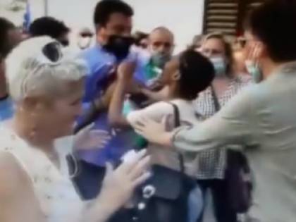 Per le sardine coi paraocchi l'odio viene solo dalla destra
