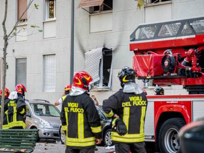 I condomini di piazzale Libia: "Uno strano suono, poi il botto"