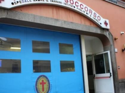 Lo spray al peperoncino sui sanitari e i vigilanti: follia al pronto soccorso
