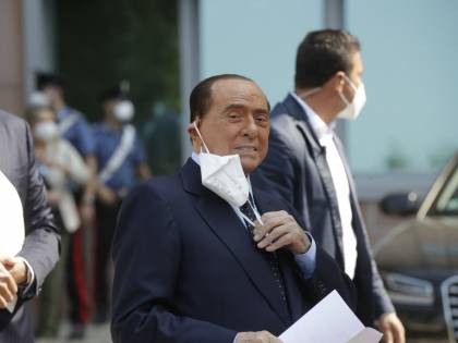 La cura di Forza Italia per le partite Iva: "Stop ai versamenti". Gualtieri: positivo