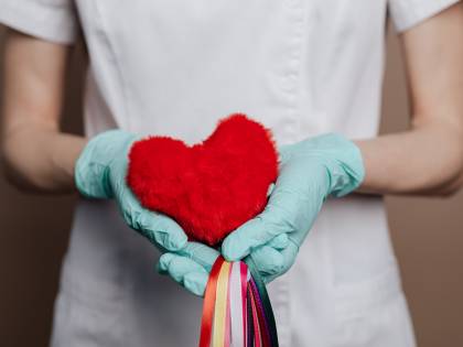 Saluto Al cuore? Bastava un "ciao"