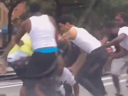 Mega-rissa a New York: 12 afroamericani aggrediscono un bianco