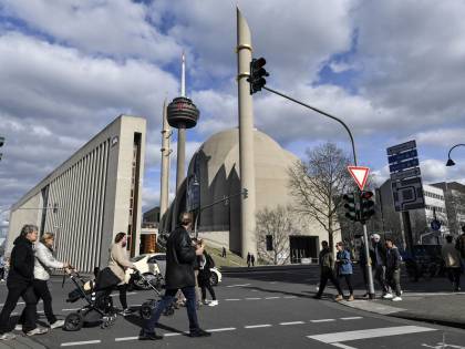 L'islamismo legalista, un nuovo incubo per la Merkel