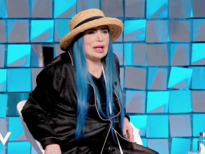 Il dramma di Loredana Bertè: "Mi ha violentata e riempita di botte"