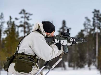 Chi sono gli incursori dell'aria: così si addestrano e combattono