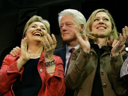 Clinton inguaiati dalla procura. Perché adesso rischiano grosso