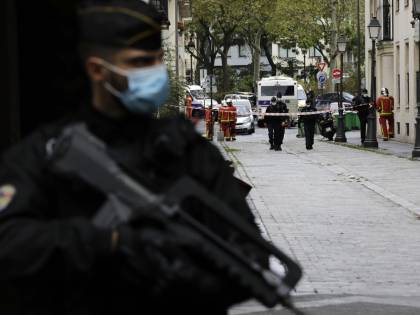 18enne pachistano confessa: è lui l'attentatore di Parigi