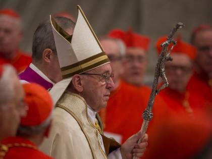 La guerra interna in Vaticano: così hanno fatto fuori Becciu