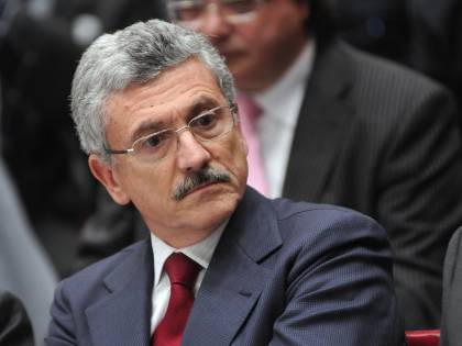 Qualcuno era comunista. Però continua a fingere di aver perso la memoria