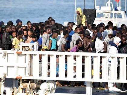 Positivi 60 migranti su 72. Caos nel centro accoglienza