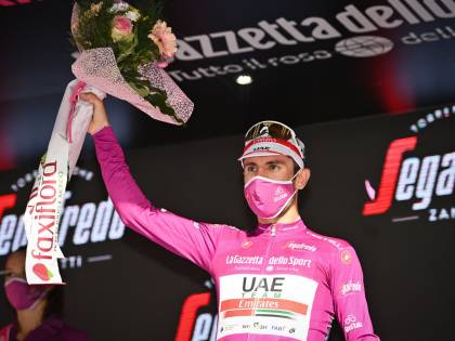 Giro da stropicciarsi gli occhi: vince Ulissi e Ganna resta rosa