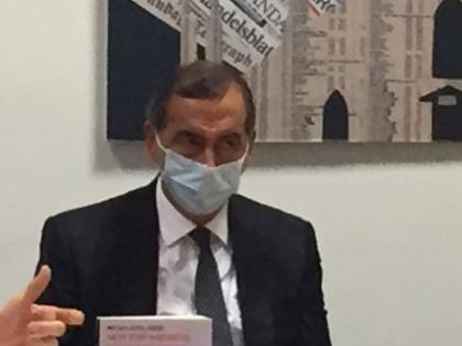 Covid, bordata di Sala a Conte: "Il governo non ci coinvolge"
