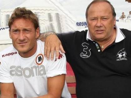 "Addio sceriffo". Roma piange per papà Totti