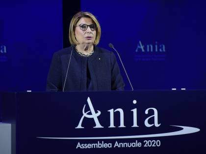 "Polizze vita, giù le tasse per sostenere la ripresa"