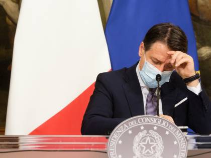 Gli italiani bocciano Conte: "Non riesce più a convincere i cittadini"