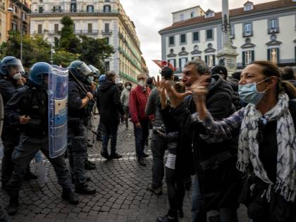 Estremisti e malavita: i focolai della violenza che incendiano la crisi