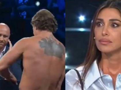 Tu si que vales, l'artista sul dipinge nudo e imbarazza Belen