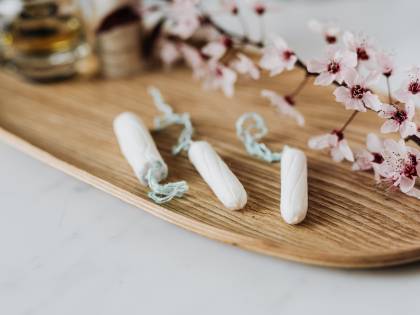 "Non solo le donne hanno il ciclo": bufera su Tampax