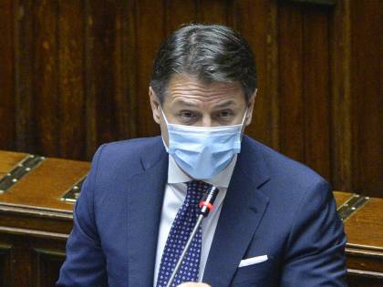 Conte: "Lo stop ai licenziamenti prorogato fino a marzo"