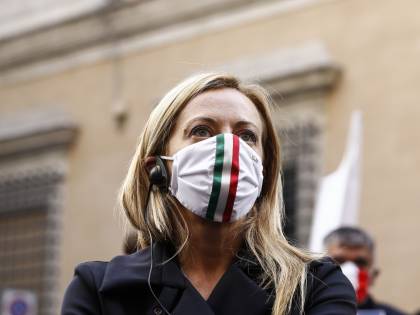 Dpcm, l'ira della Meloni: "Misure da rivoluzione"