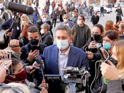 Il 2021 di Toti tra minacce e gli elogi della sinistra: "Parlo spesso con Silvio"