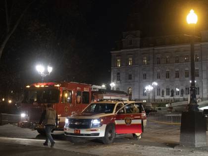 Halloween di terrore e morte a Quebec City: travestito da samurai uccide due passanti