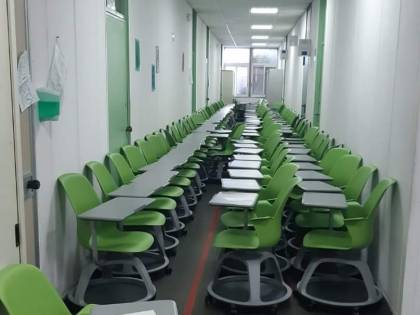 Il Veneto rottama i banchi a rotelle di Azzolina&Arcuri. "Danni alla schiena"