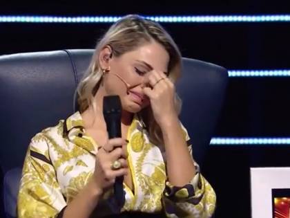 Anna Tatangelo scoppia in lacrime in tv. La Hunziker costretta a intervenire