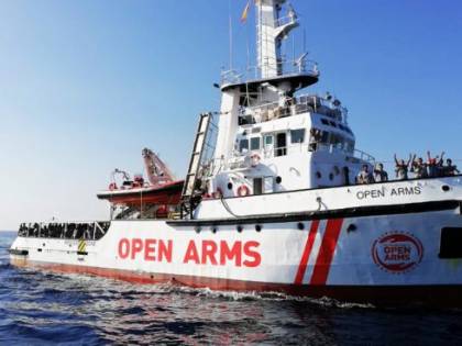 "Non si può far passare il principio di salvare i migranti dai libici"