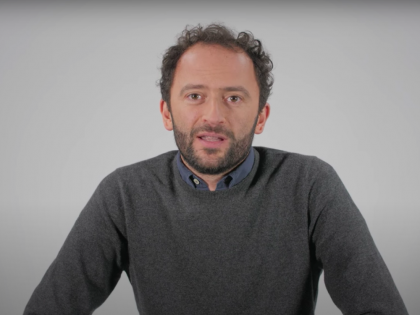 Una vita di corsa tra soldi, lusso e sesso estremo