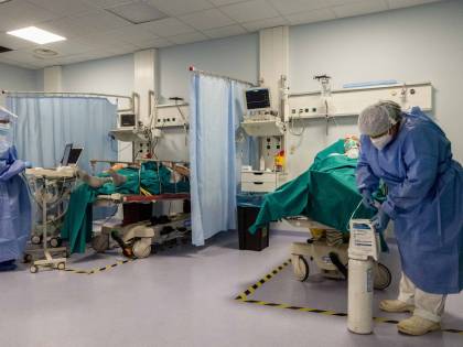 "L'ossigeno non basta per tutti". Scatta l'allarme negli ospedali