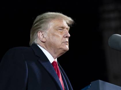 "Cura da un milione di dollari". Svelato il cocktail dato a Trump