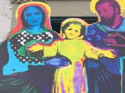 Ferragni-Madonna, esposto in procura. A Sgarbi piace. L'arcivescovo: "Grande tristezza"