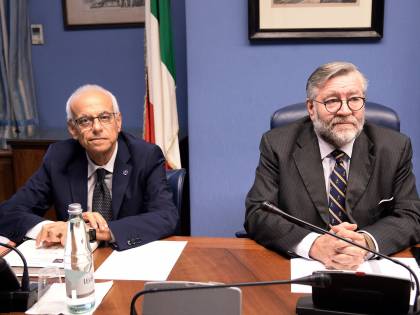 Ora i servizi convocano Renzi: cala la mannaia del Russiagate