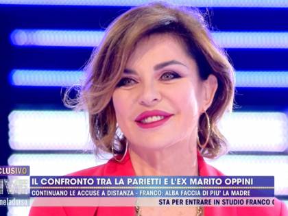 Alba Parietti prima la spara poi ci ripensa: "Vado in tv per mantenere le mie tre ville"