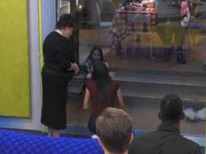 "Vai a ca... e", "Fatti i ca..i tuoi". Rissa furiosa al Grande Fratello Vip