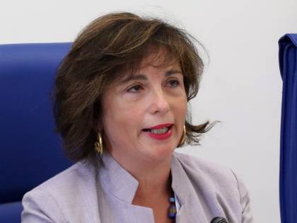 L'allarme: "Con le scuole chiuse aumenta il rischio di abusi"
