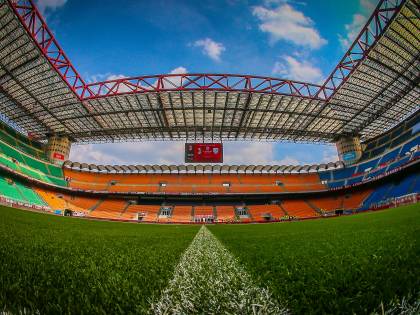 Il calcio porta aperta in un Paese in lockdown "Ma sia di esempio"