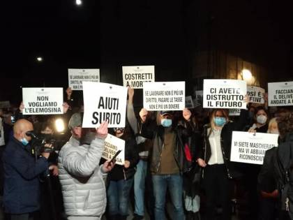 Commercianti esasperati dalla crisi: "Faremo lo sciopero fiscale"